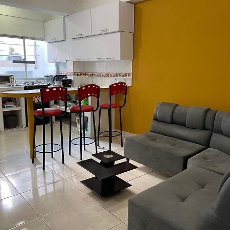 Apartamento Cerca A La Candelaria Y Hospitales Principales De โบโกตา ภายนอก รูปภาพ