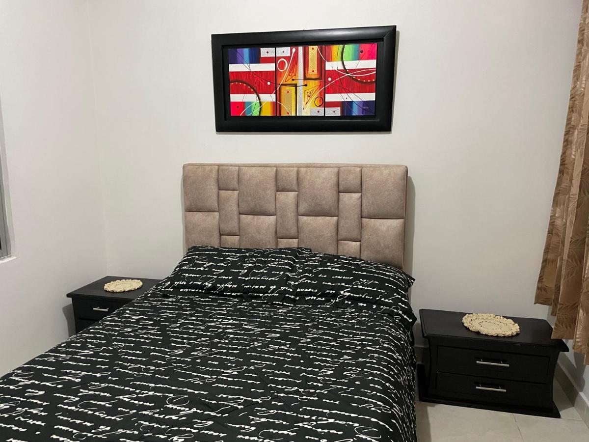Apartamento Cerca A La Candelaria Y Hospitales Principales De โบโกตา ภายนอก รูปภาพ